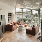 Lv House & Gardens شقة