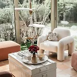Lv House & Gardens شقة *