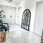 Lv House & Gardens قرقشونه