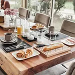 شقة Lv House & Gardens *