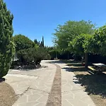 Lv House & Gardens قرقشونه